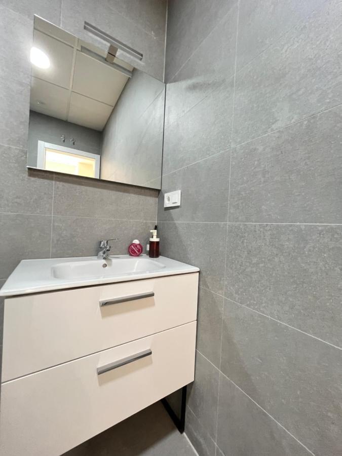 Acogedor Infanta Mercedes Apartment มาดริด ภายนอก รูปภาพ